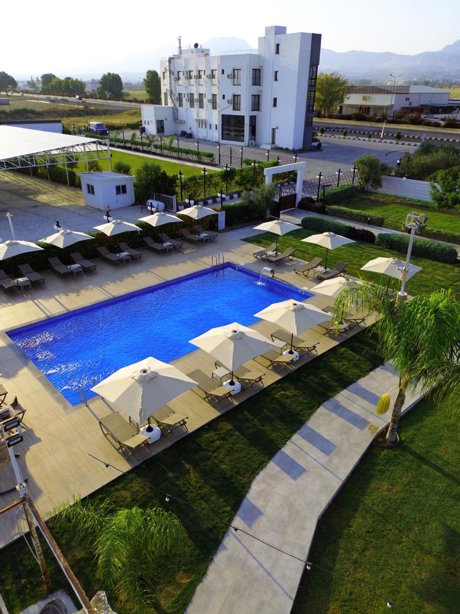 Cezar'S Airport Hotel Nicosia Exterior foto